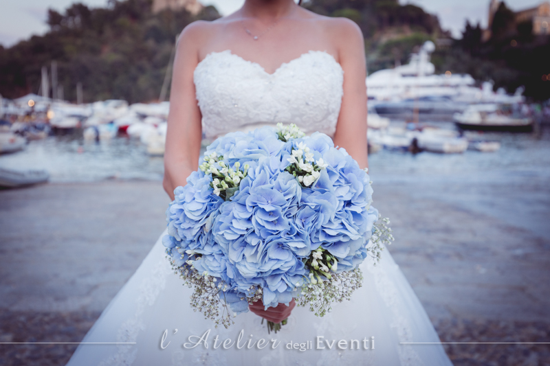 bouquet_azzurro_fiori_matrimonio_sposa
